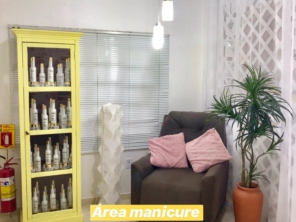 Foto de Luana Mendes Instituto de Beleza em Joinville, SC por Solutudo