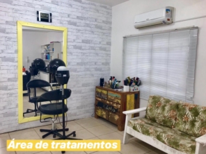 Foto de Luana Mendes Instituto de Beleza em Joinville, SC por Solutudo