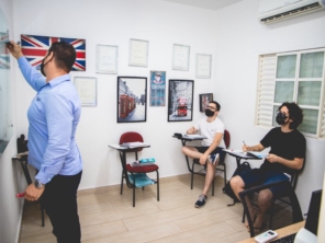 Foto de X English Center em Marília, SP por Solutudo