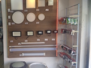 Foto de Santos Comercial Elétrica em Bauru, SP por Solutudo
