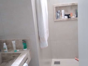 Foto de Casa do Porcelanato FB em Adamantina, SP por Solutudo