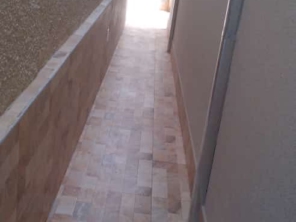 Foto de Casa do Porcelanato FB em Adamantina, SP por Solutudo