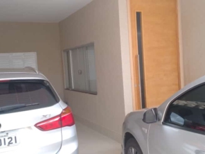 Foto de Casa do Porcelanato FB em Adamantina, SP por Solutudo