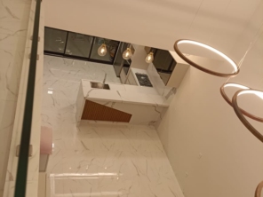 Foto de Casa do Porcelanato FB em Adamantina, SP por Solutudo