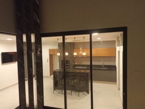 Foto de Casa do Porcelanato FB em Adamantina, SP por Solutudo