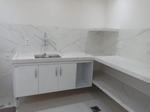 Foto de Casa do Porcelanato FB em Adamantina, SP por Solutudo