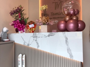 Foto de Casa do Porcelanato FB em Adamantina, SP por Solutudo