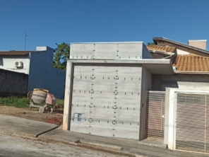 Foto de Casa do Porcelanato FB em Adamantina, SP por Solutudo