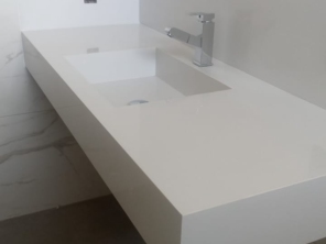 Foto de Casa do Porcelanato FB em Adamantina, SP por Solutudo