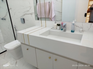 Foto de Casa do Porcelanato FB em Adamantina, SP por Solutudo