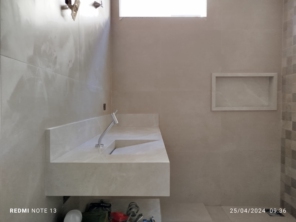 Foto de Casa do Porcelanato FB em Adamantina, SP por Solutudo