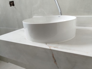 Foto de Casa do Porcelanato FB em Adamantina, SP por Solutudo
