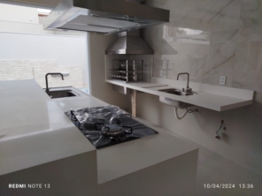 Foto de Casa do Porcelanato FB em Adamantina, SP por Solutudo