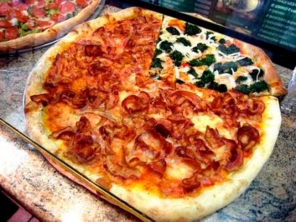 Foto de Pizzaria Madagascar em Avaré, SP por Solutudo
