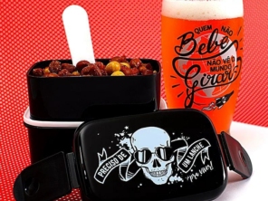 Seu mozão curte cerveja, é do time do chopp artesanal, sabe tudo sobre a arte de bebemorar e não dispensa um aperitivo para acompanhar? Fica a dica: sua dupla vai amar ganhar nosso copo Ipa e nossa mini marmita Pra Viver!