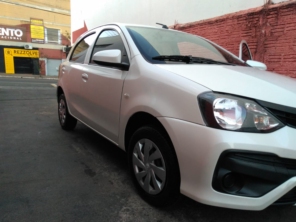 Foto de Esteticar Garagem em Assis, SP por Solutudo