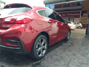 Foto de Esteticar Garagem em Assis, SP por Solutudo