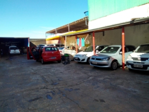 Foto de Esteticar Garagem em Assis, SP por Solutudo