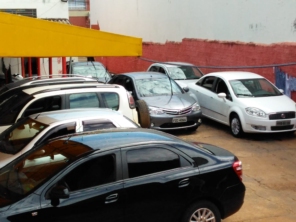 Foto de Esteticar Garagem em Assis, SP por Solutudo