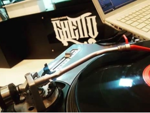 Foto de DJ Adriano Ribeiro em Jundiaí, SP por Solutudo