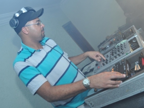 Foto de DJ Adriano Ribeiro em Jundiaí, SP por Solutudo