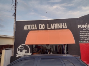 Foto de ADEGA DO LARINHA em Itápolis, SP por Solutudo