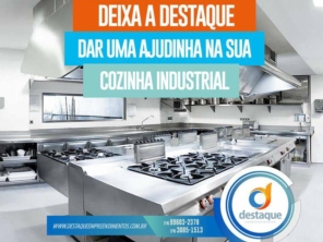 A cozinha industrial serve para desenvolver o preparo de alimentos de forma rápida e dinâmica. Por isso, a construção desse ambiente deve ser pensada de forma muito cuidadosa a fim de produzir alimentos com higiene, qualidade e funcionalidade. Na Destaque Refrigeração, nós deixamos a sua cozinha industrial do jeito que você precisa. Entre em contato para saber mais.