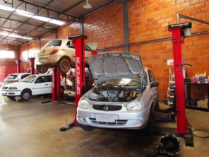 Foto de Auto center Flr em Lençóis Paulista, SP por Solutudo