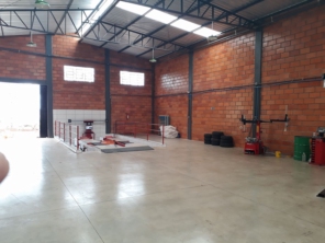 Foto de Auto center Flr em Lençóis Paulista, SP por Solutudo
