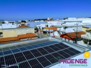 Foto de PROENGE 34anos Solar Fotovoltaica em Boituva, SP por Solutudo