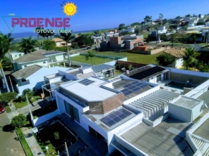 Foto de PROENGE 34anos Solar Fotovoltaica em Boituva, SP por Solutudo
