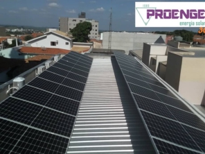Foto de PROENGE 34anos Solar Fotovoltaica em Boituva, SP por Solutudo