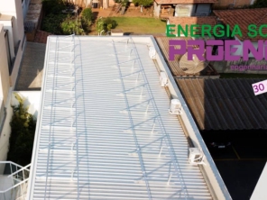 Foto de PROENGE 34anos Solar Fotovoltaica em Boituva, SP por Solutudo