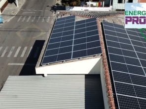Foto de PROENGE 34anos Solar Fotovoltaica em Boituva, SP por Solutudo