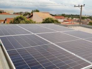 Foto de PROENGE 34anos Solar Fotovoltaica em Boituva, SP por Solutudo