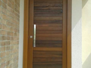 Foto de Casa das Portas em Dourados, MS por Solutudo