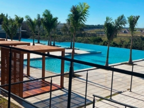 Foto de Piscinas & Cia Bauru em Bauru, SP por Solutudo