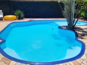 Foto de SOS Piscineiro - Adilson Junior em Joinville, SC por Solutudo