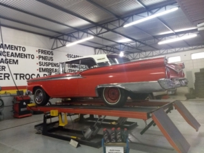 Foto de Garage Centro Automotivo em Marília, SP por Solutudo