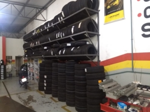 Foto de Garage Centro Automotivo em Marília, SP por Solutudo