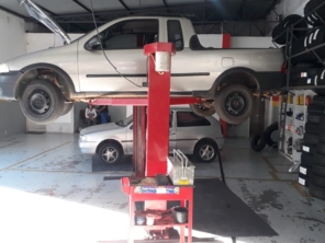 Foto de Garage Centro Automotivo em Marília, SP por Solutudo