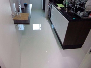 Foto de Decora Epoxy Floor em Bauru, SP por Solutudo