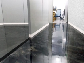 Foto de Decora Epoxy Floor em Bauru, SP por Solutudo