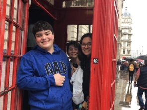 Foto de Athena Idiomas e Intercâmbio em Botucatu, SP por Solutudo