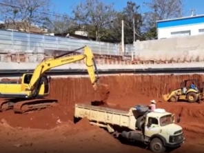 Foto de CJC Terraplenagem e Construção Civil em Botucatu, SP por Solutudo