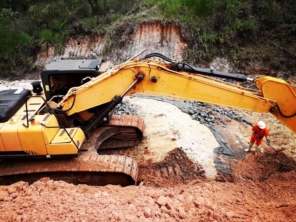 Foto de CJC Terraplenagem e Construção Civil em Botucatu, SP por Solutudo