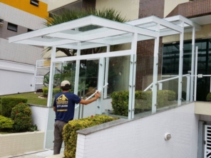 Foto de Tamandaré Vidraçaria e Serralheria em Praia Grande, SP por Solutudo