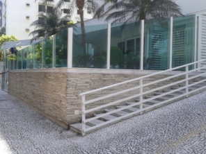 Foto de Tamandaré Vidraçaria e Serralheria em Praia Grande, SP por Solutudo