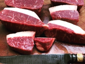 Foto de Santa Carne em Bauru, SP por Solutudo