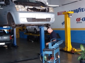 Foto de JJ Pneus - Centro Automotivo em Marília, SP por Solutudo